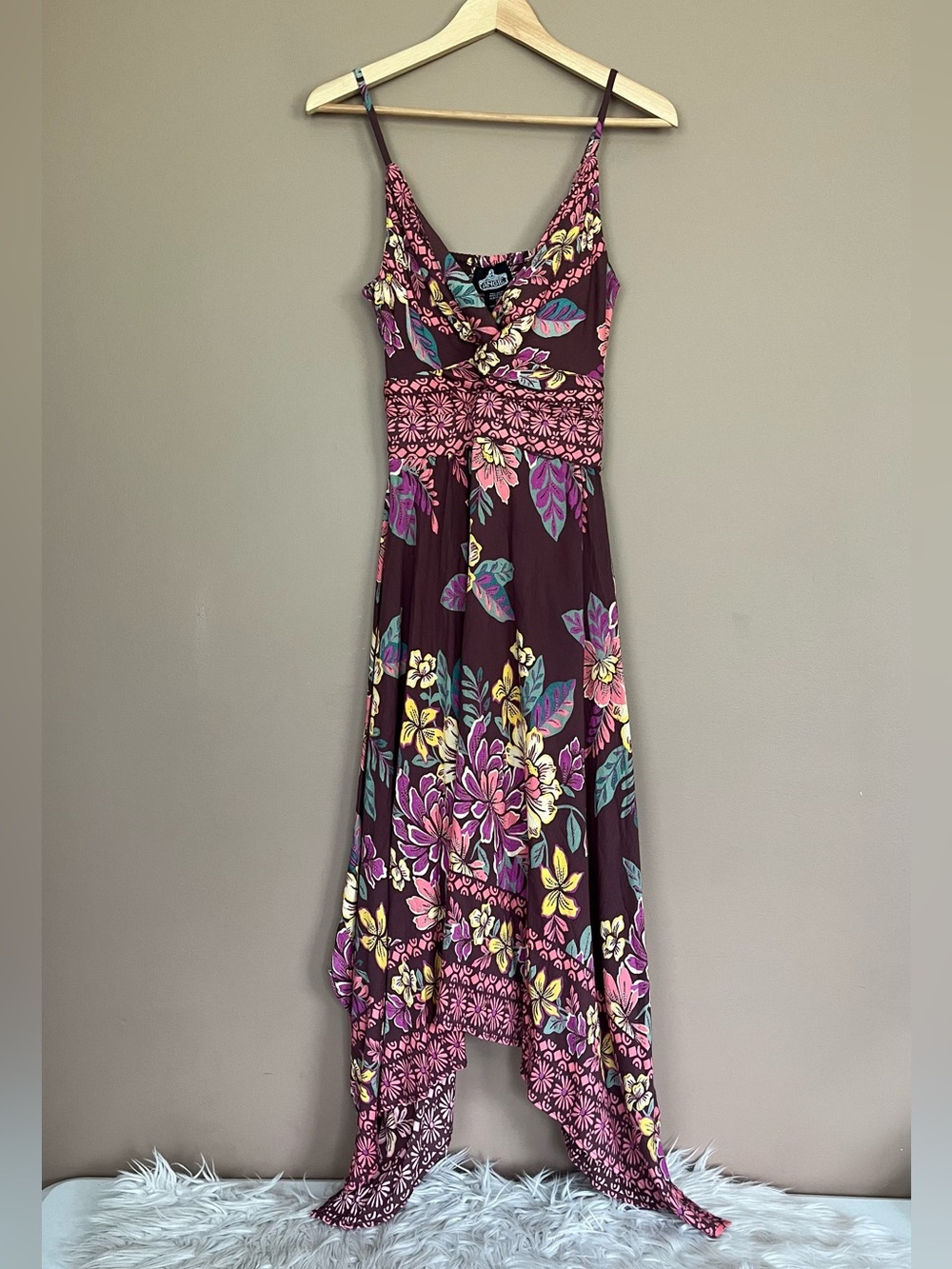 {Angie} Floral Sleeveless Twist-Front Midi Dress with Handkerchief Hem - Large